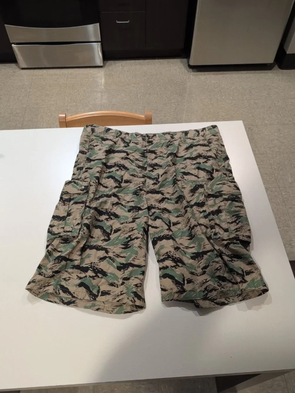 Levi’s Strauss Shorts Sz 42‎ Men Camo Cargo Bermuda Snap Pocket Casual Hiking